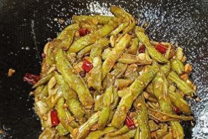 揭秘豆角到底是碳水还是蔬菜（豆角的营养成分与碳水化合物含量分析，以及如何合理食用）