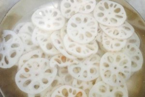 如何洗莲藕才干净？（掌握这些技巧，让你的莲藕更加美味可口！）